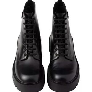 Brand new men’s combat boot with box never worn size 11